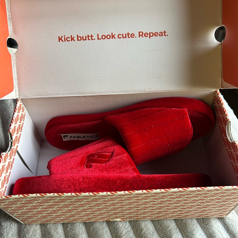 NIB Fabletics Red Velour Slides - Picture 2 of 4